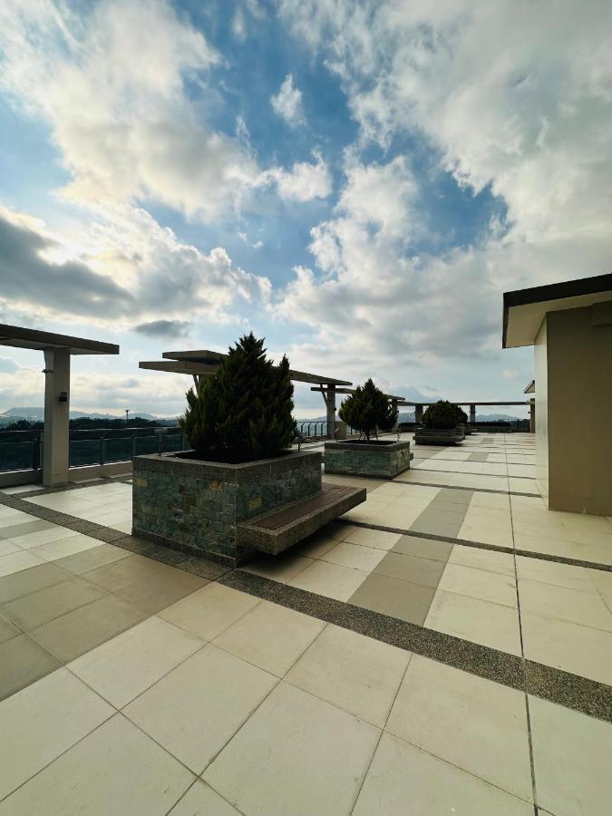 Near Johnhay Minesview Fast Wi-Fi Netflix Balcony Apartment Baguio City Bagian luar foto